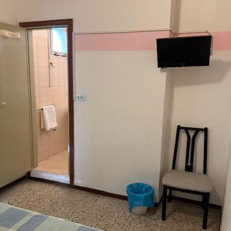 Hotel Nives Ρίμινι Εξωτερικό φωτογραφία