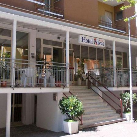 Hotel Nives Ρίμινι Εξωτερικό φωτογραφία