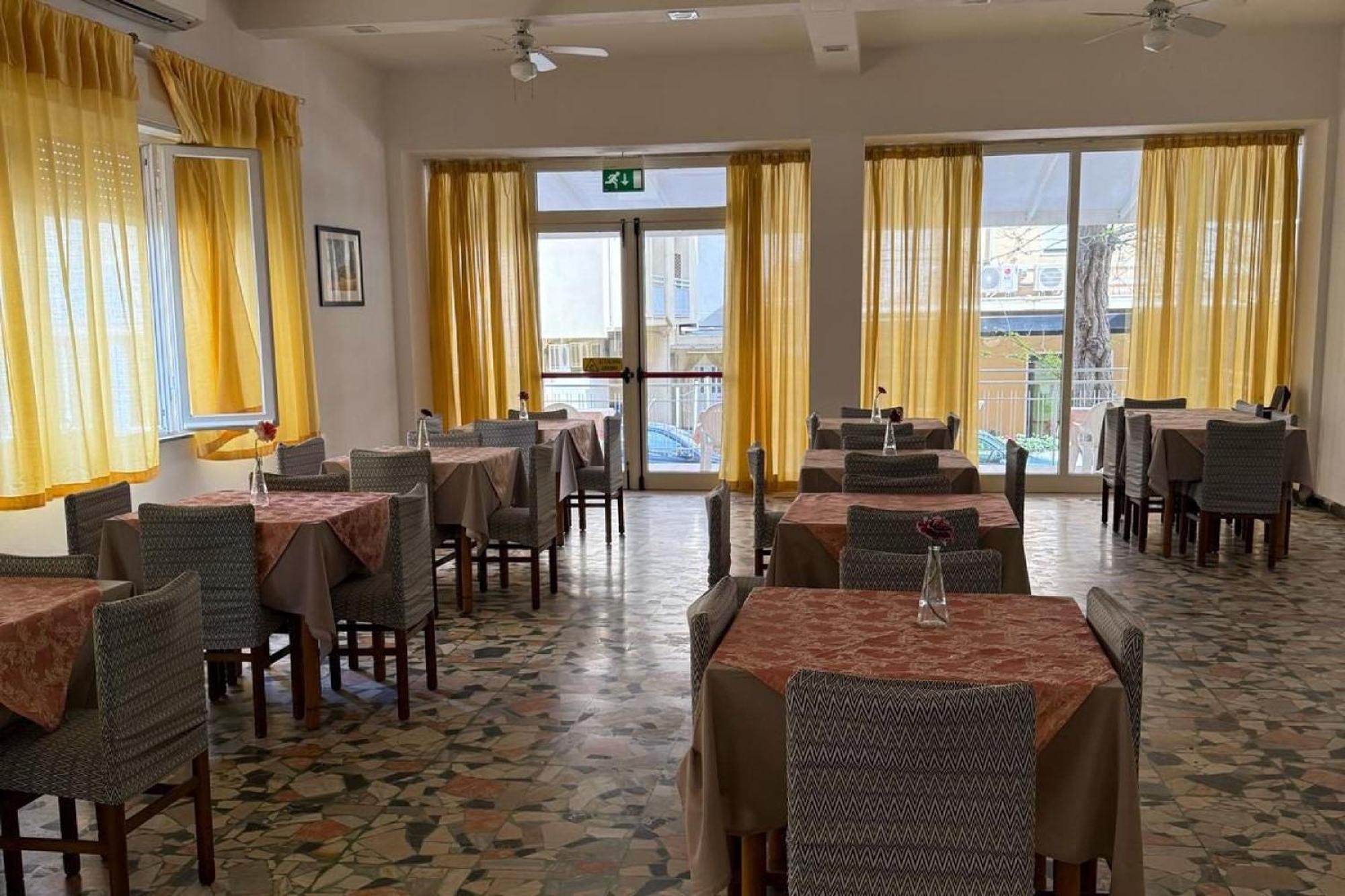 Hotel Nives Ρίμινι Εξωτερικό φωτογραφία