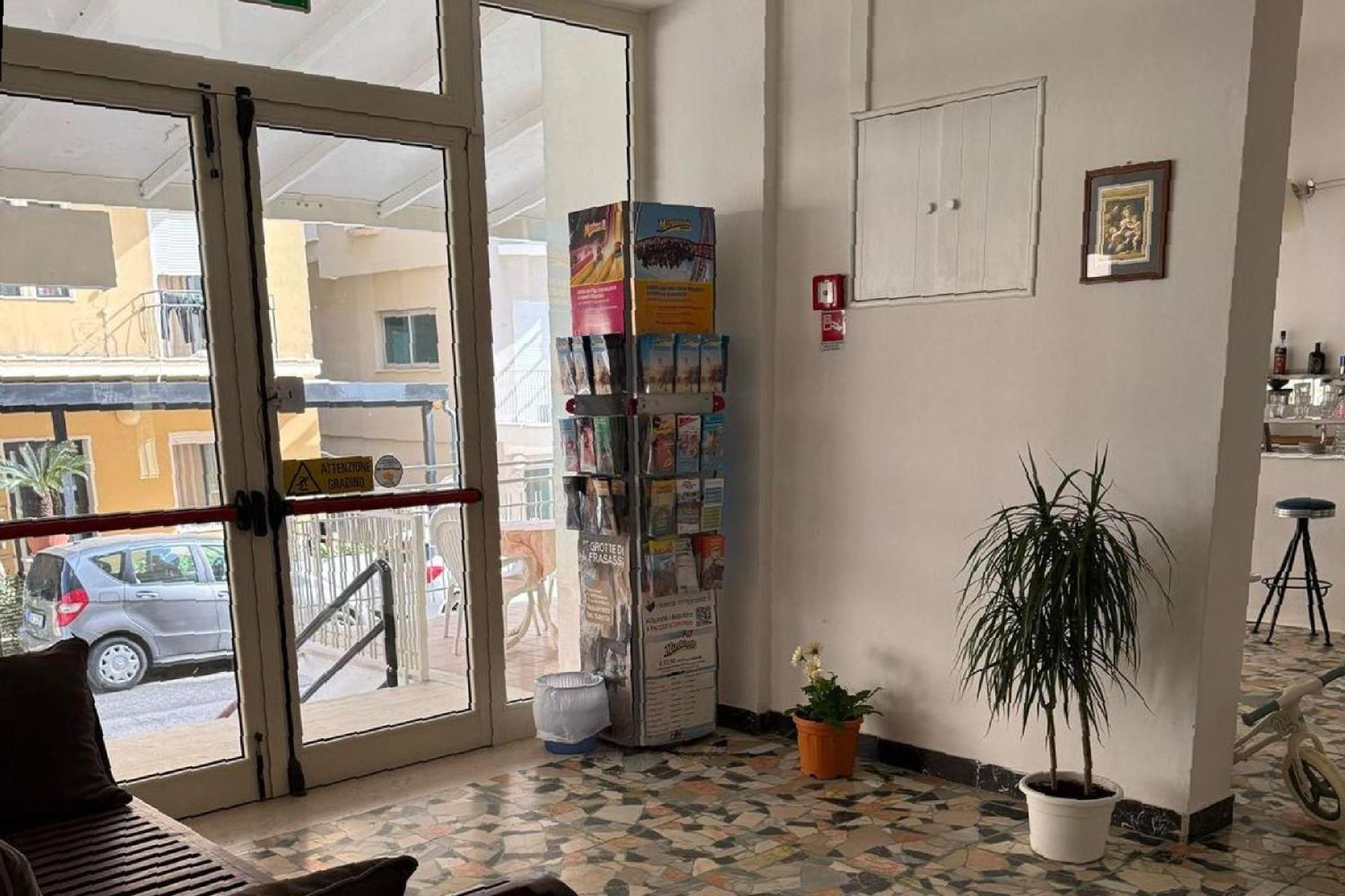 Hotel Nives Ρίμινι Εξωτερικό φωτογραφία